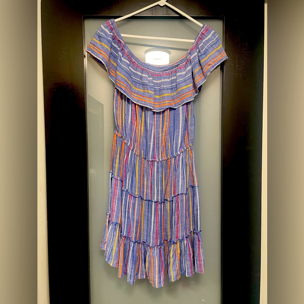 Strapless midi dress, beautiful pattern.